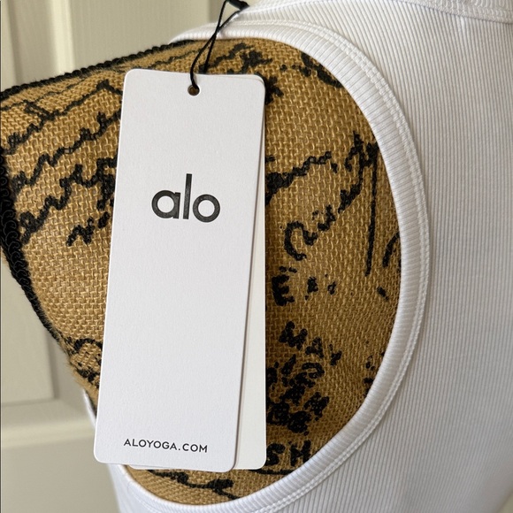 ALO Yoga White Ribbed Crop Tank Top - Picture 3 of 3